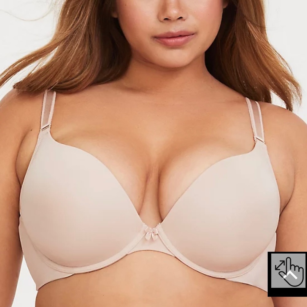 Torrid 38C Plunge Push-up Smooth 360° Back Smoothing Bra in Rose Dust